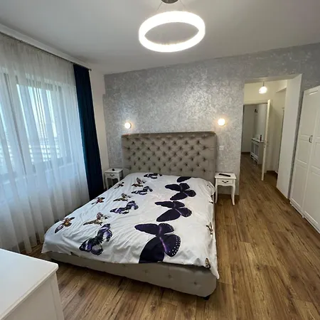 5 * Mamaia